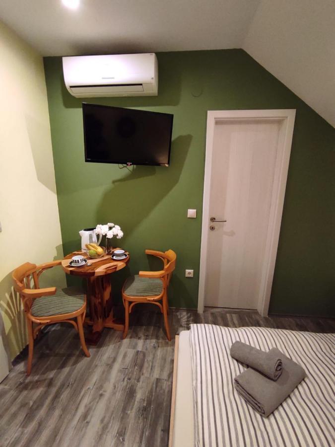 Accommodation "Old Town Dreznik" Rakovica Exteriér fotografie