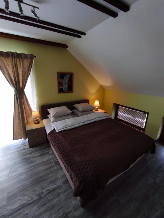 Accommodation "Old Town Dreznik" Rakovica Exteriér fotografie