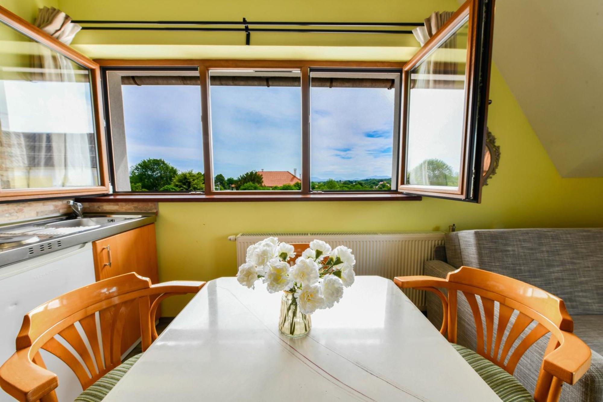 Accommodation "Old Town Dreznik" Rakovica Exteriér fotografie