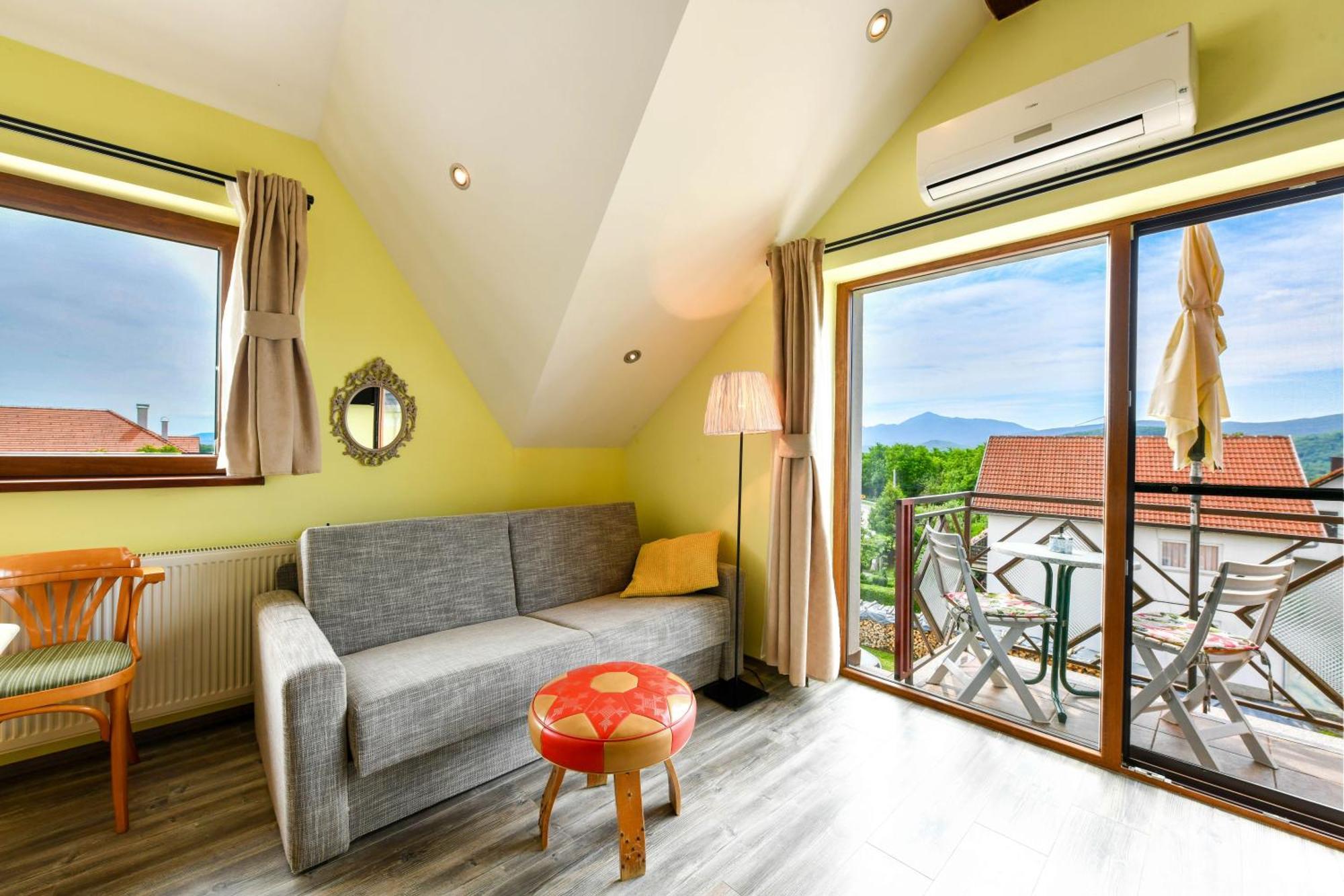 Accommodation "Old Town Dreznik" Rakovica Exteriér fotografie